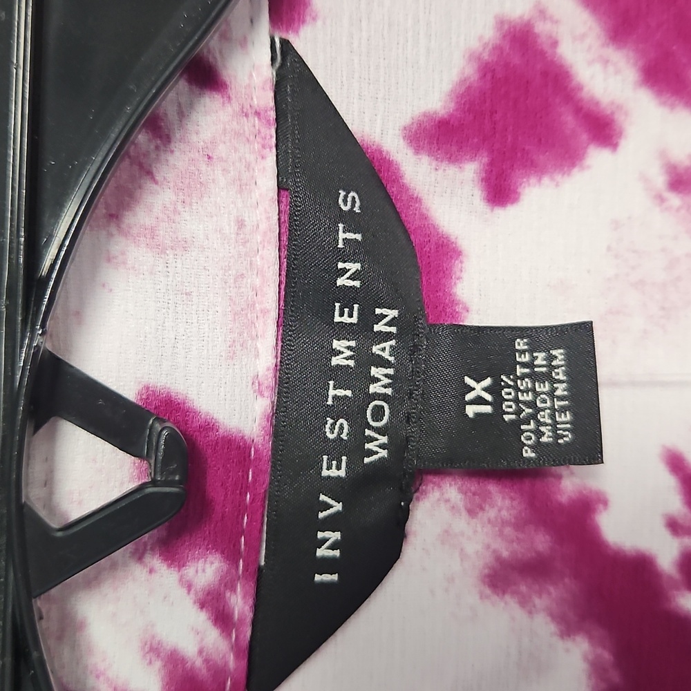 Investments 3/4 Sleeve Collared V-neck Hidden Button Front Top: Tie Dye: 1X - Picture 6 of 14